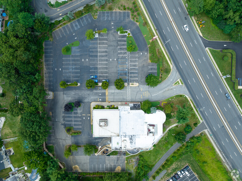 1069 State Route 18, East Brunswick, NJ for sale - Aerial - Image 1 of 1