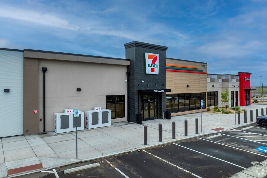 32000 Opal Ave, Silver Springs, NV for lease - Building Photo - Image 3 of 4