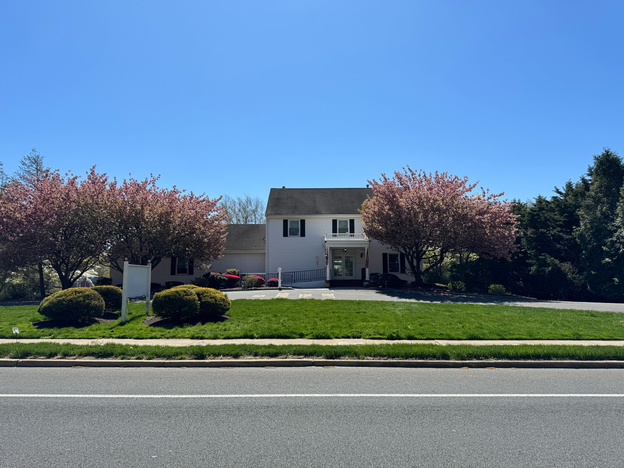 1045 Sally Ike Rd, Brick, NJ for sale Primary Photo- Image 1 of 10