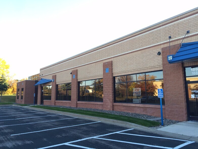18860-18900 Lake Dr E, Chanhassen, MN for lease - Building Photo - Image 2 of 7