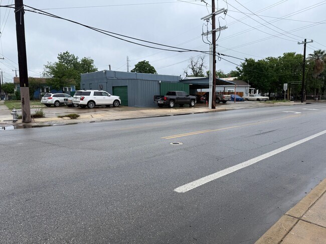 More details for 702 Roosevelt Ave, San Antonio, TX - Retail for Sale