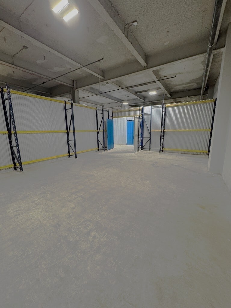 250 E Sandford Blvd, Mount Vernon, NY à louer Photo intérieure- Image 1 de 2