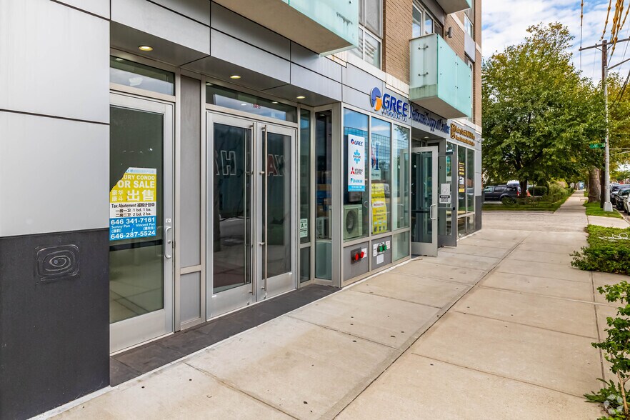 15815 Union Tpke, Fresh Meadows, NY à vendre - Photo du bâtiment - Image 2 de 7