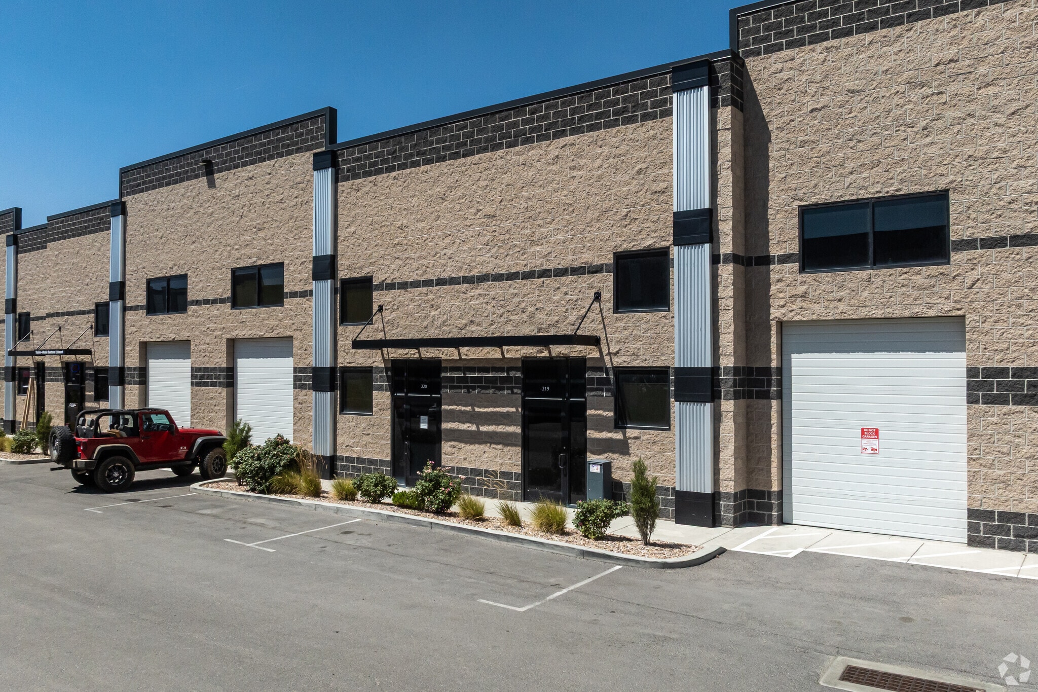 13865 S 2700 W, Bluffdale, UT for lease Primary Photo- Image 1 of 21