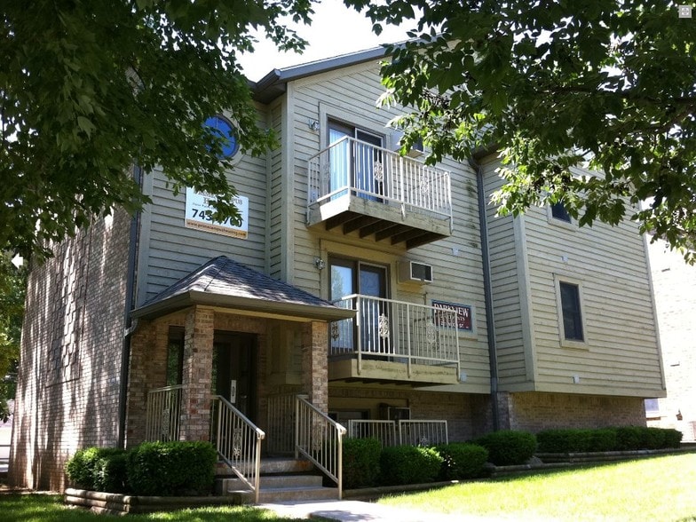 221 W Wood St, West Lafayette, IN for sale - Primary Photo - Image 2 of 15
