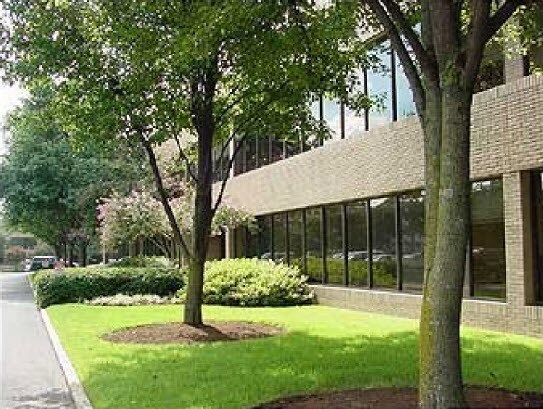 5885 Ridgeway Center Pky, Memphis, TN à louer Photo du bâtiment- Image 1 de 2