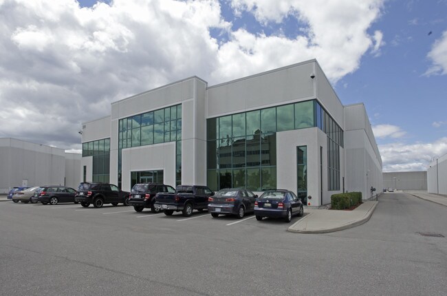 Plus de détails pour 205 Export Blvd, Mississauga, ON - Industriel à louer