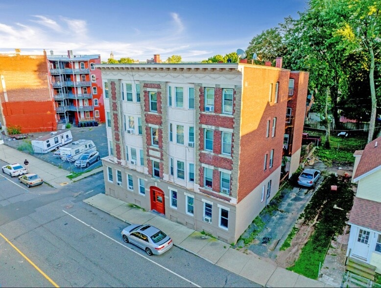 948 Dwight St, Holyoke, MA for sale - Building Photo - Image 2 of 9
