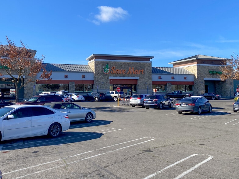 1449 E F St, Oakdale, CA for lease - Building Photo - Image 1 of 17