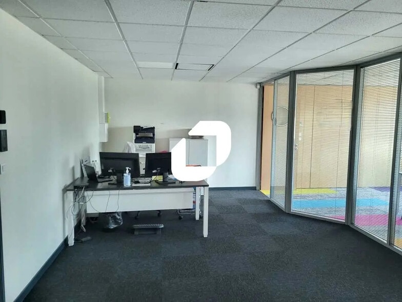 Office in Mérignac for lease - Interior Photo - Image 2 of 13