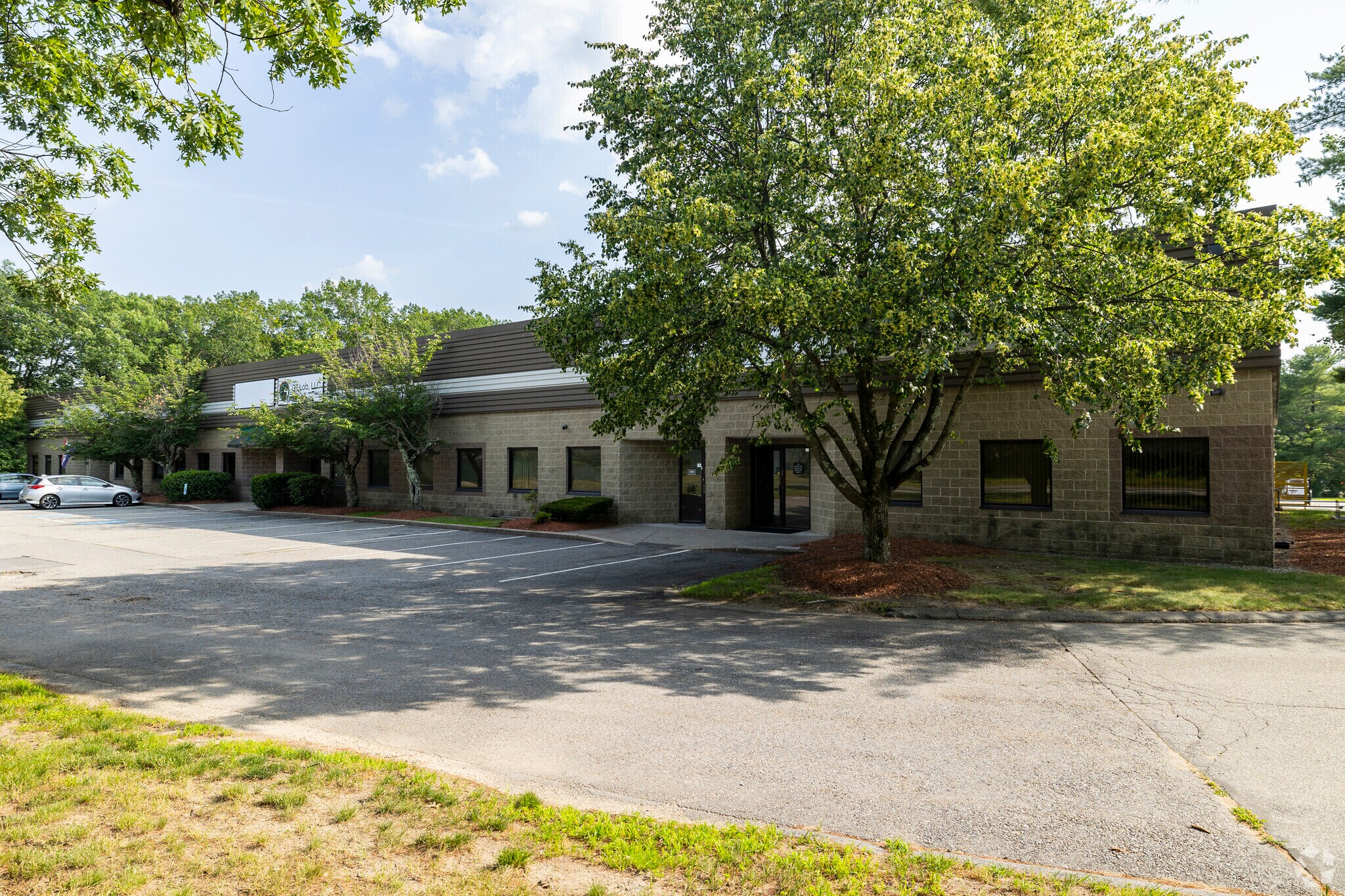 160 Ayer Rd, Littleton, MA for sale Primary Photo- Image 1 of 1