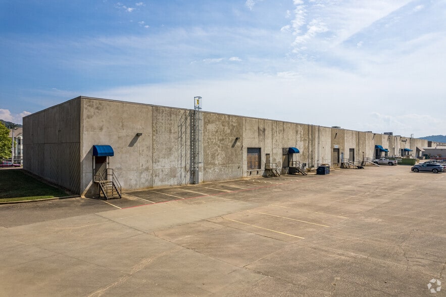 2201 Brookwood Dr, Little Rock, AR for lease - Building Photo - Image 3 of 13