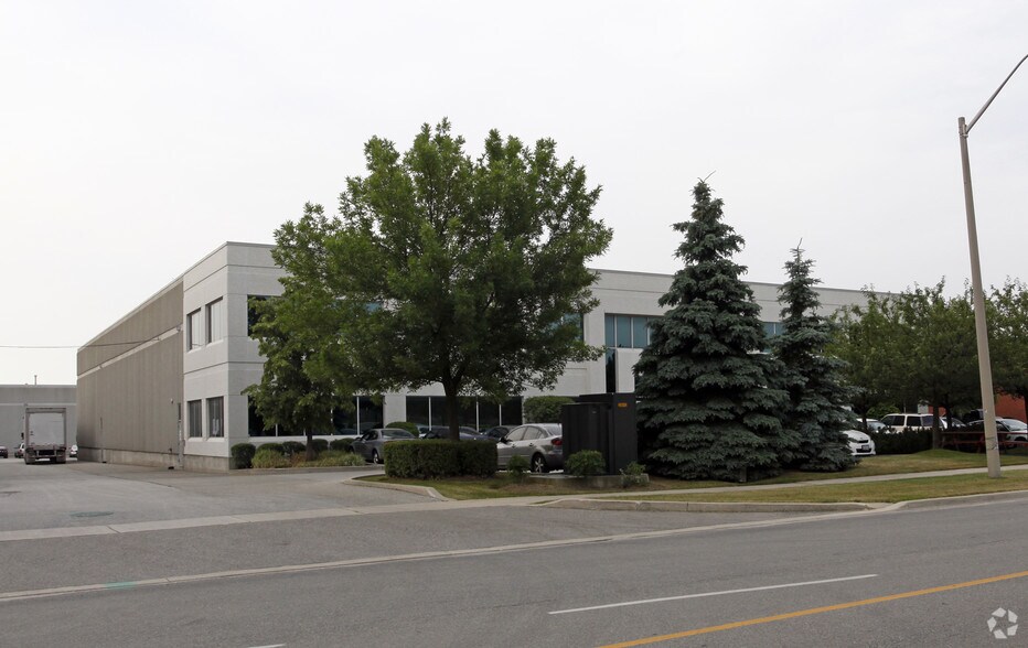 416 Watline Ave, Mississauga, ON à louer - Photo du bâtiment - Image 2 de 3