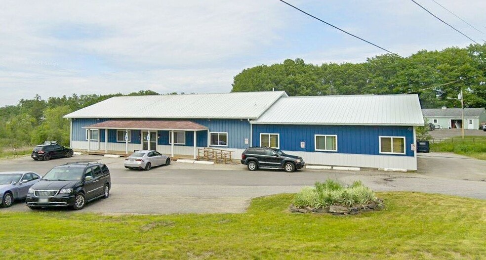 825 Atlantic Hwy, Warren, ME à vendre - Photo principale - Image 1 de 4