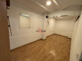 Plus de détails pour Multi-résidentiel à vendre