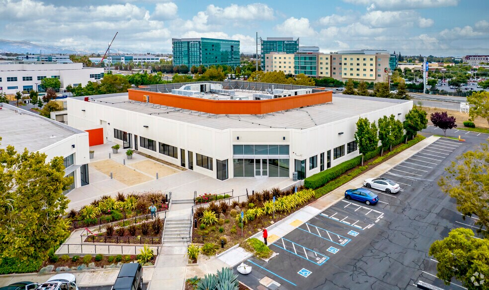 130 Baytech Dr, San Jose, CA à louer - Photo du bâtiment - Image 3 de 6