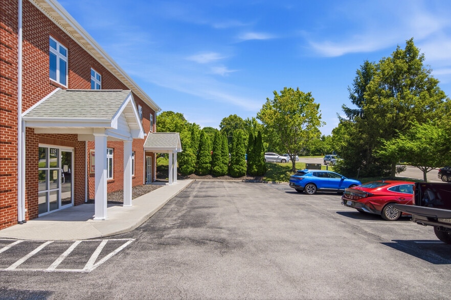 115 Akers Farm Rd, Christiansburg, VA à louer - Photo du bâtiment - Image 3 de 21
