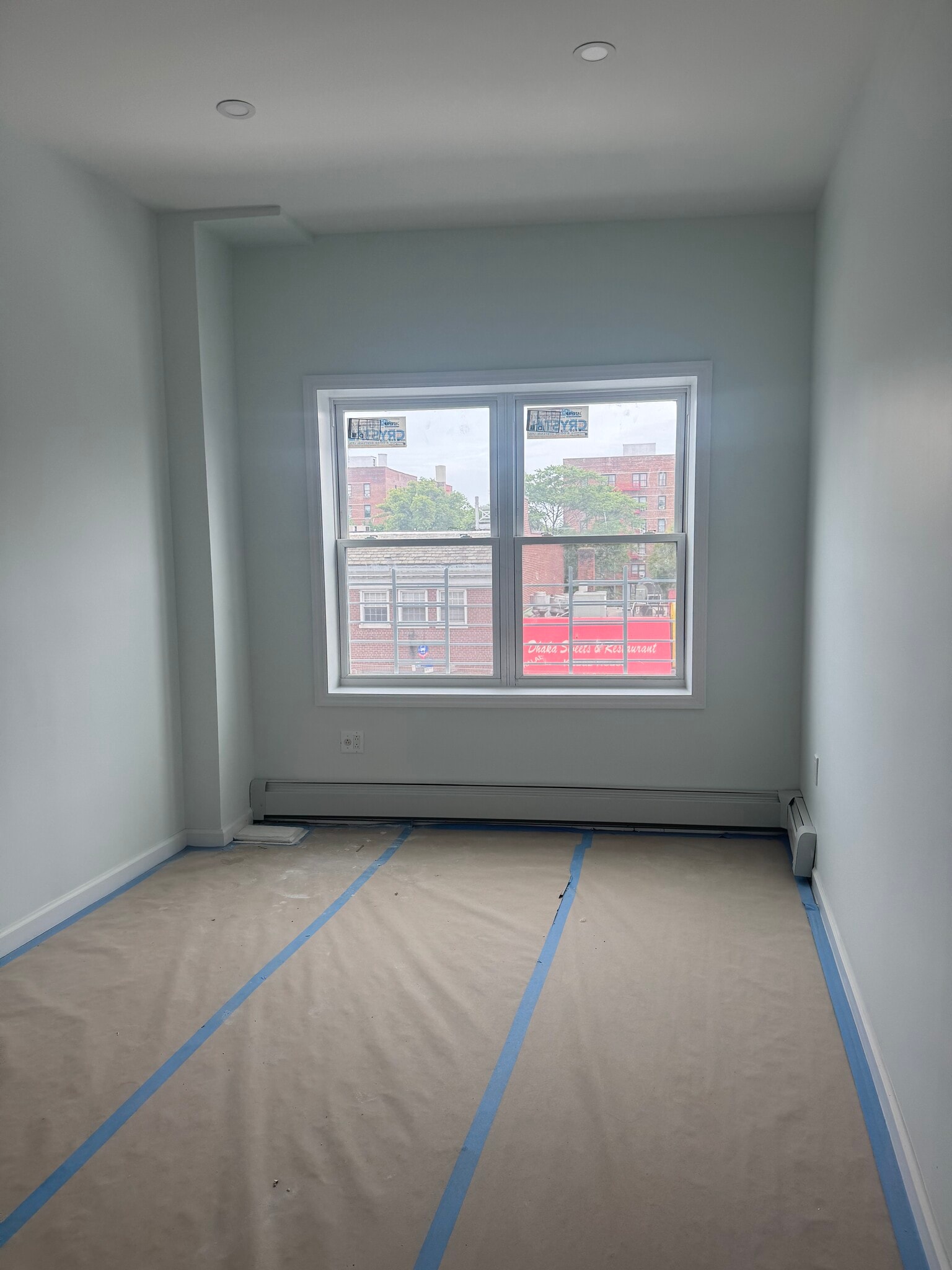 168-31 Hillside Ave, Jamaica, NY à louer Photo intérieure- Image 1 de 3