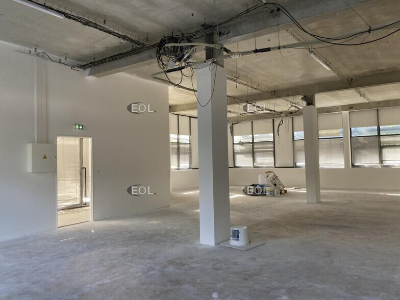 Flex dans Sucy-en-Brie à louer - Photo du bâtiment - Image 2 de 7