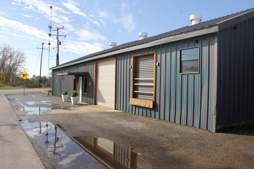 98 Avenue A, Conroe, TX à louer - Photo du bâtiment - Image 3 de 35