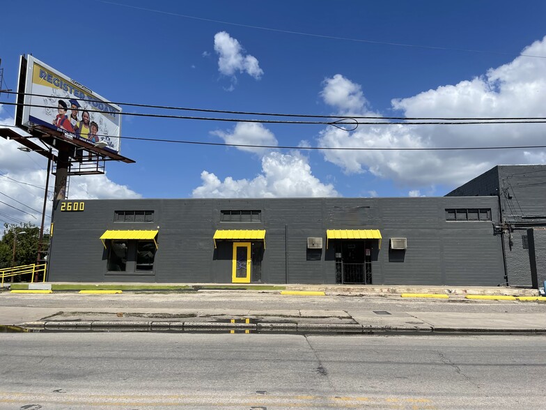 2600 S Flores St, San Antonio, TX for lease - Building Photo - Image 1 of 1