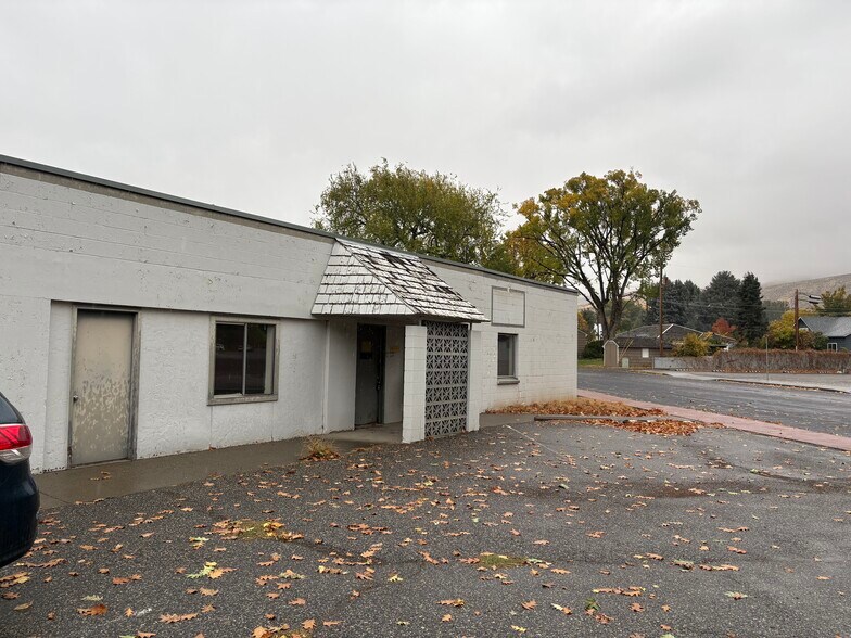 1121 Dudley Ave, Prosser, WA à vendre - Photo du bâtiment - Image 2 de 7