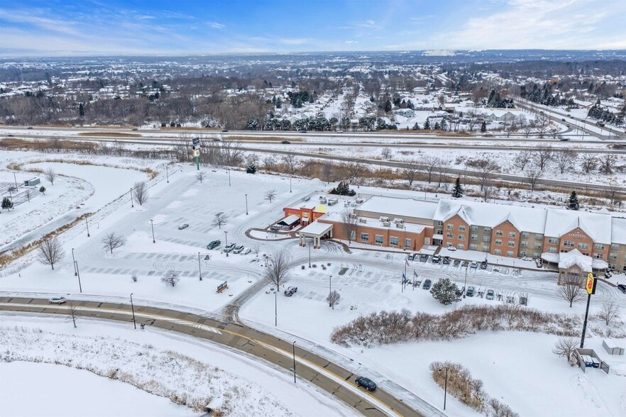 850 Kepler Dr, Green Bay, WI for sale - Building Photo - Image 3 of 76