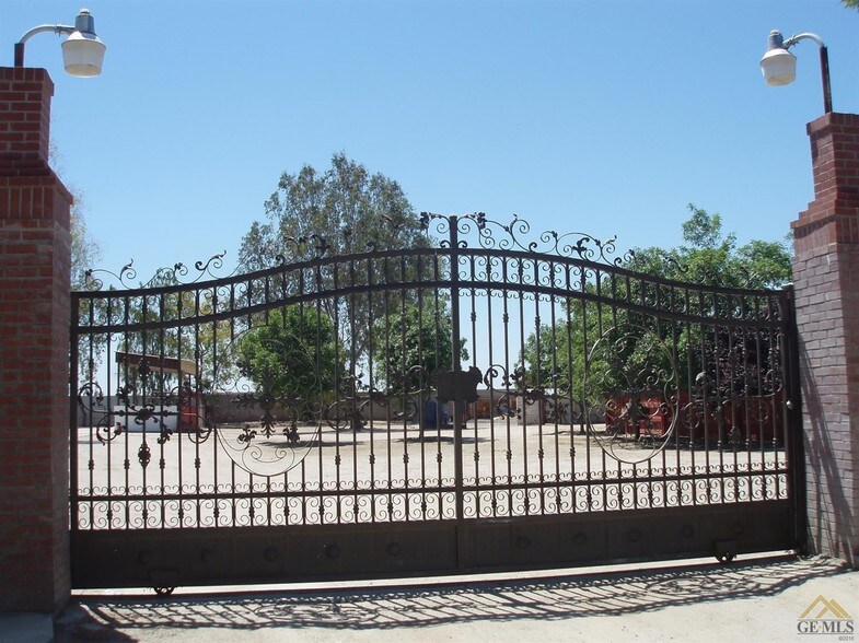 11475 Garzoli Ave, Delano, CA à vendre - Photo du bâtiment - Image 3 de 26