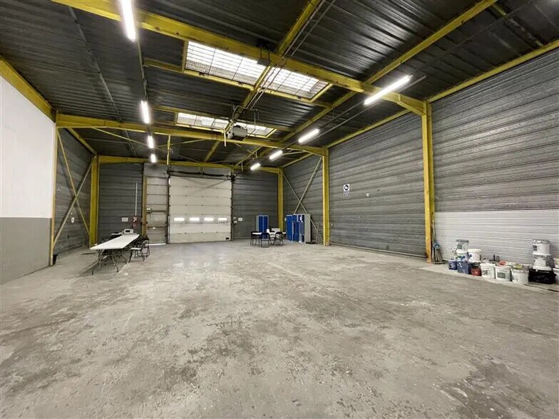 Flex in Tremblay-en-France for lease - Interior Photo - Image 3 of 8