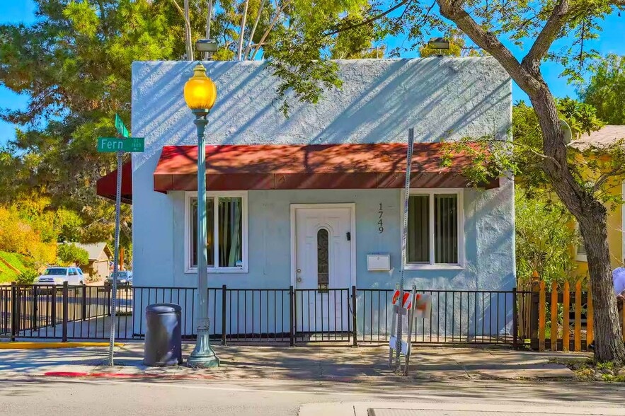 1747-1749 Fern St, San Diego, CA for sale - Building Photo - Image 3 of 8