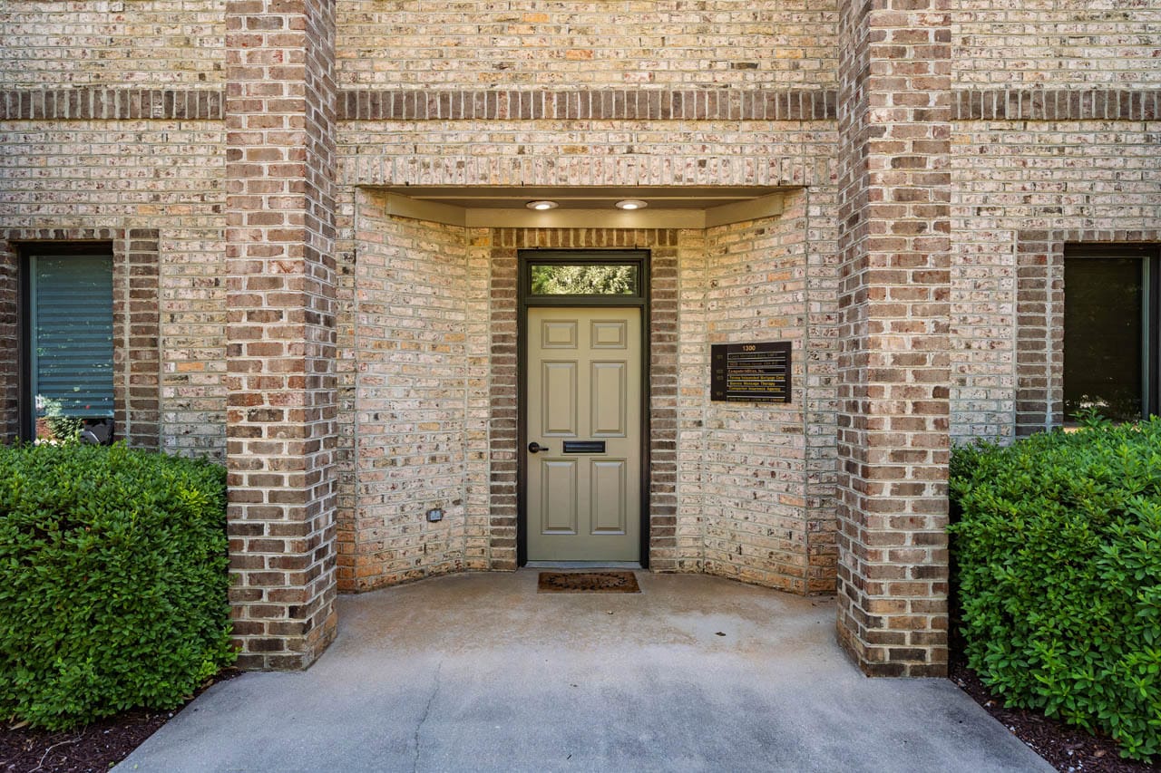 1300 SE Maynard Rd, Cary, NC 27511 - Unit 103 - - Interior Photo - Image 2 of 14