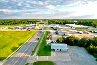1915 S Santa Fe Ave, Chanute, KS - AERIAL  map view