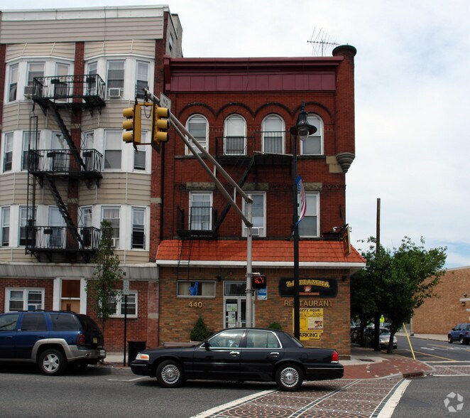 440 Harrison Ave, Harrison, NJ à louer - Photo du bâtiment - Image 3 de 3