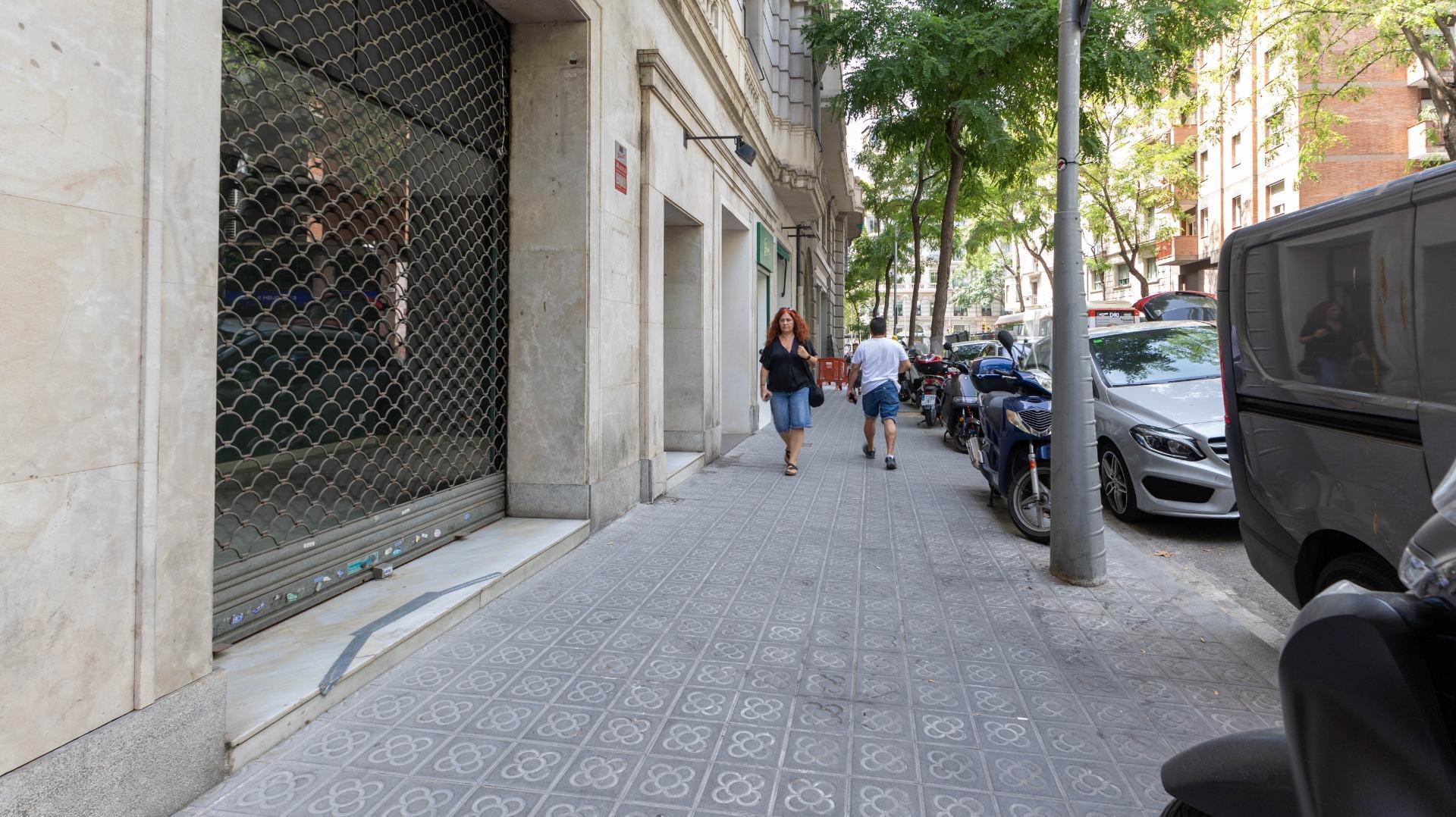 Retail in Barcelona, Barcelona for lease Interior Photo- Image 1 of 2