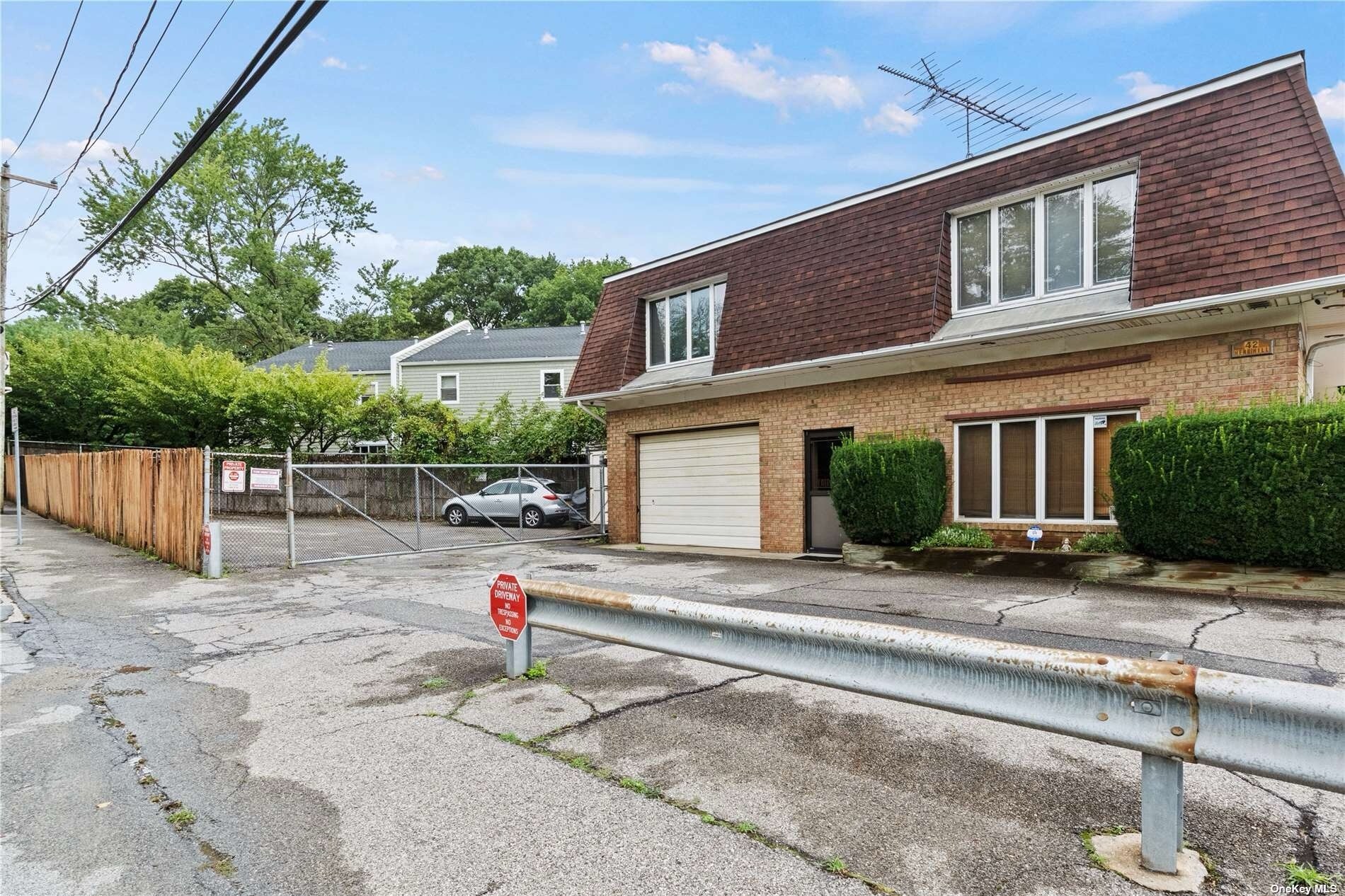 42 Herb Hill Rd, Glen Cove, NY à louer Photo du bâtiment- Image 1 de 14