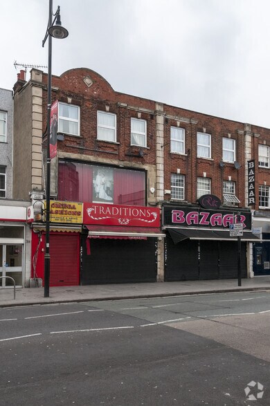 34-36 The Broadway, Southall à louer - Photo du bâtiment - Image 3 de 4