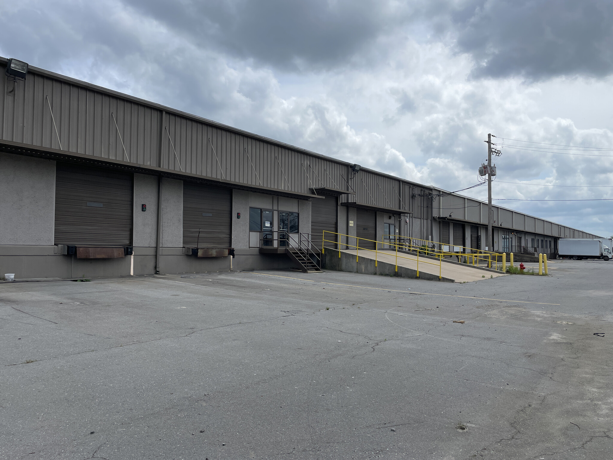 1900 W 65th St, Little Rock, AR for lease Building Photo- Image 1 of 8