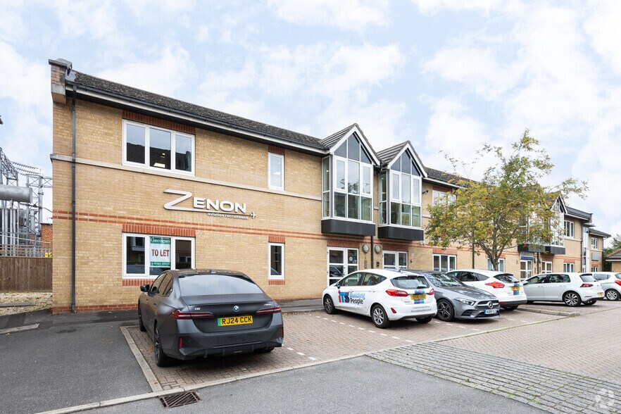 3 Faraday Rd, Guildford à vendre - Photo du bâtiment - Image 3 de 4