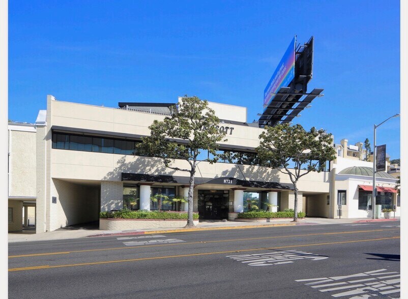 8721 W Sunset Blvd, West Hollywood, CA à louer - Photo du bâtiment - Image 2 de 13