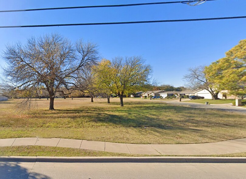 4517 Rufe Snow Dr, Fort Worth, TX à vendre - Photo du bâtiment - Image 2 de 5