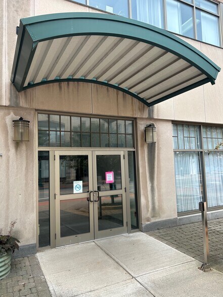 214 State St, Schenectady, NY à louer - Photo du bâtiment - Image 3 de 33