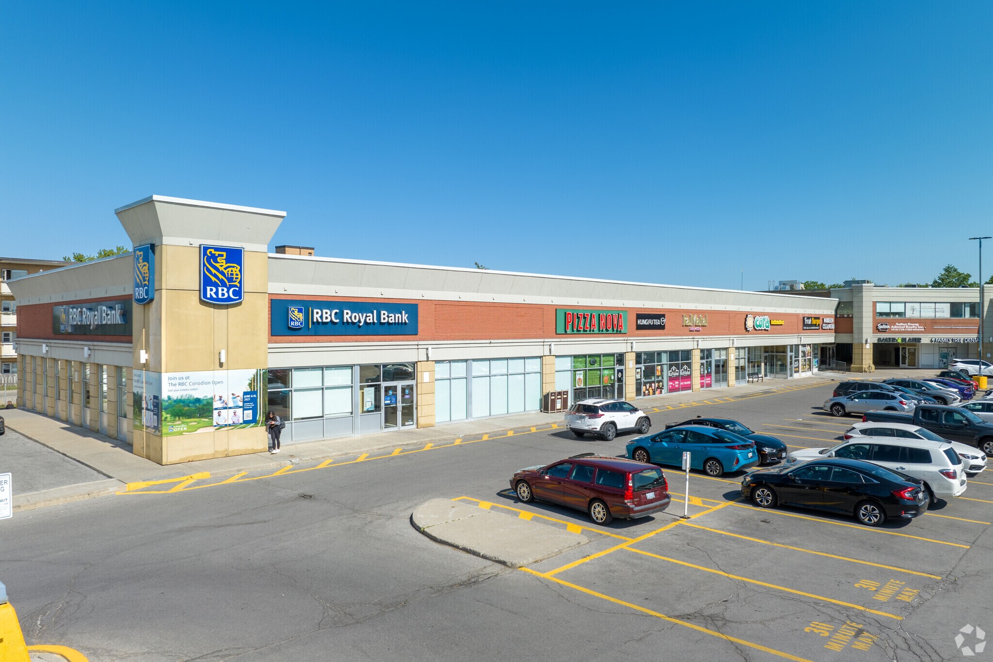 1881 Steeles Ave W, Toronto, ON à louer Photo du bâtiment- Image 1 de 6