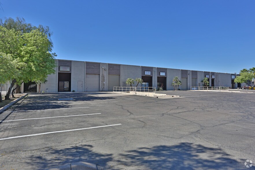 4035-4075 W Fairmount Ave, Phoenix, AZ à louer - Photo du bâtiment - Image 3 de 4