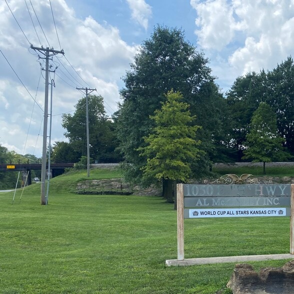 1050 E H Hwy, Liberty, MO for lease - Building Photo - Image 2 of 12