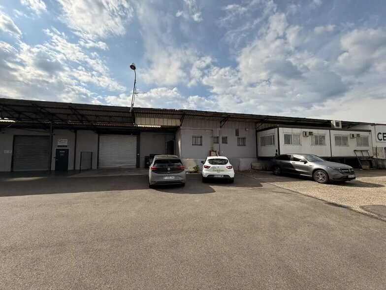 Flex dans Villeurbanne à louer - Photo du bâtiment - Image 2 de 20