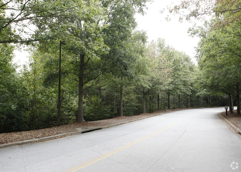 Fulton Industrial Blvd, Atlanta, GA for sale - Building Photo - Image 2 of 4