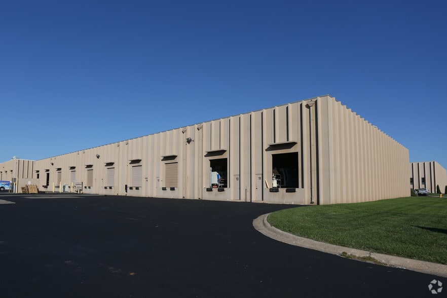9900 Pflumm Rd, Lenexa, KS for lease - Building Photo - Image 2 of 2
