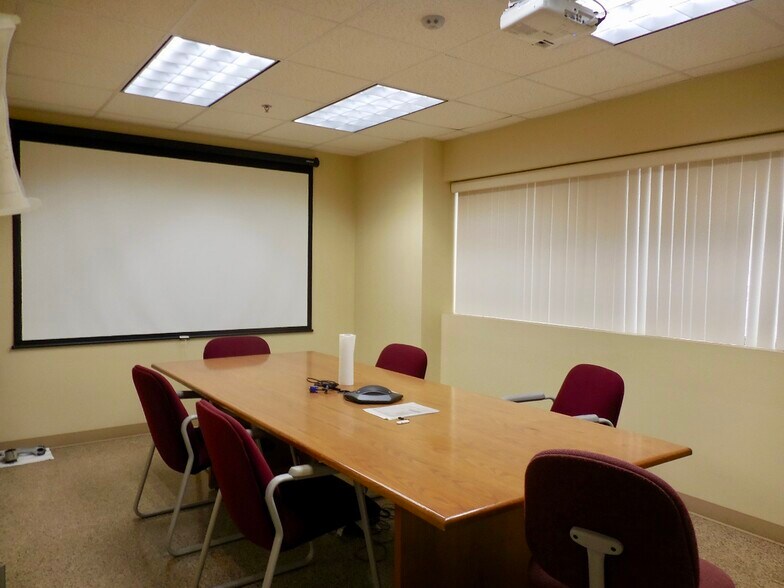 400 Detroit Ave, Monroe, MI à louer - Photo intérieure - Image 3 de 11