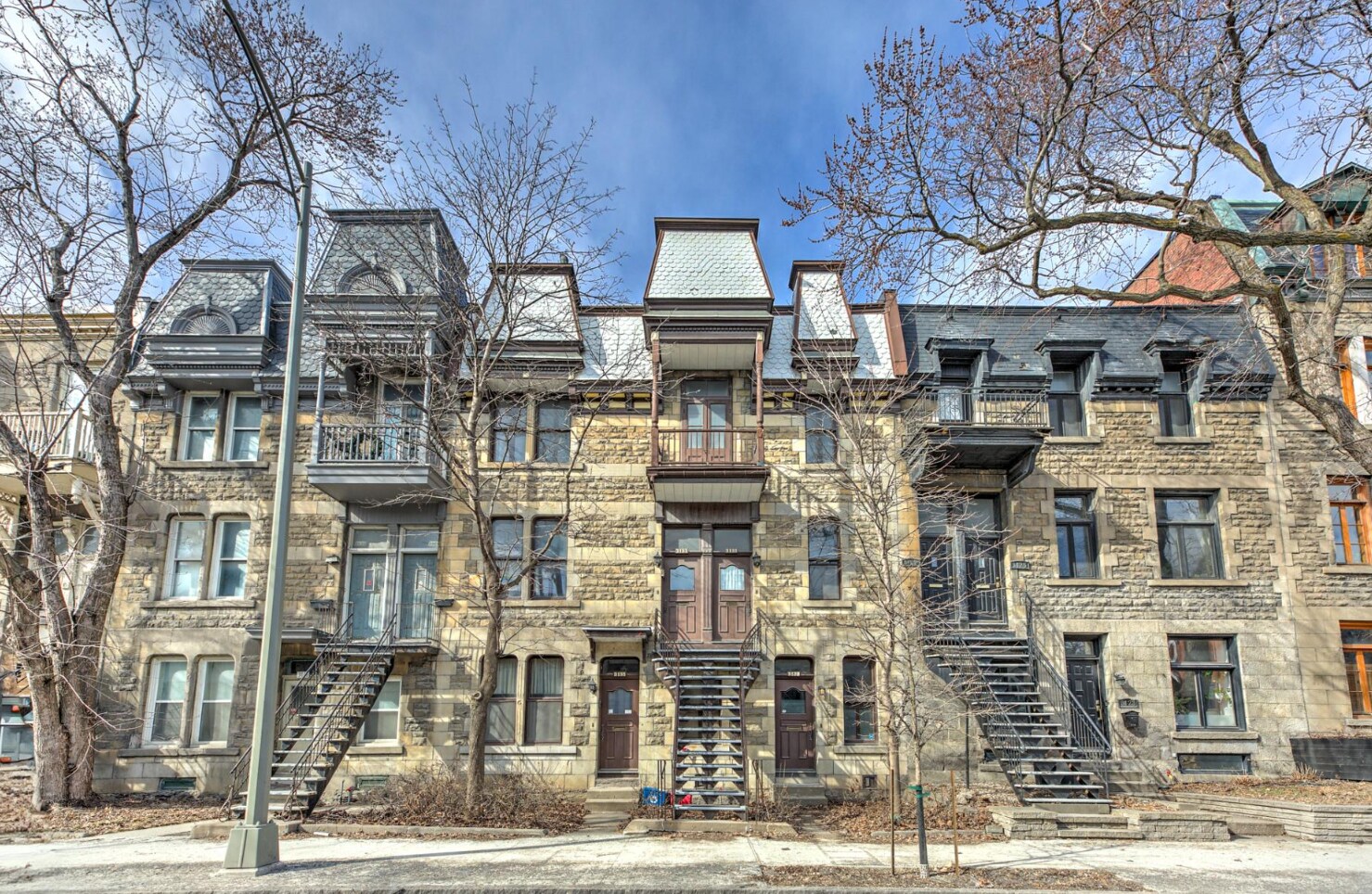 3129-3135 Rue Saint-Antoine O, Westmount, QC for sale Primary Photo- Image 1 of 1