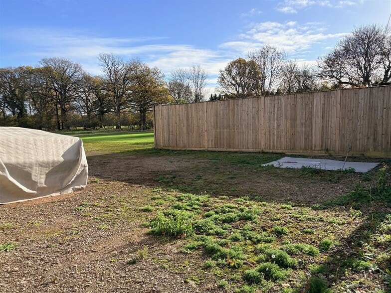 Aldermaston Road, Bramley for lease - Building Photo - Image 2 of 2